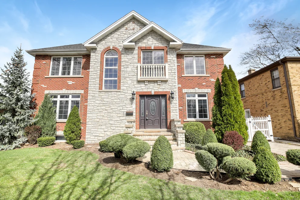 Unit for sale at 8105 N Oconto Avenue, Niles, IL 60714