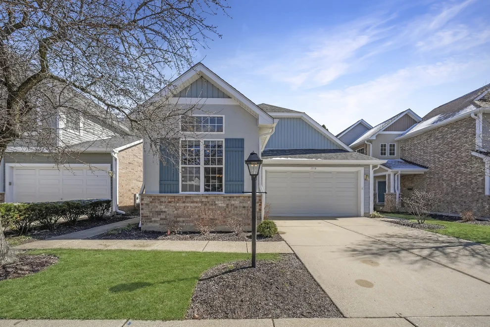 Unit for sale at 1713 Astor Avenue, Oakbrook Terrace, IL 60181