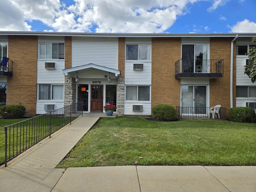 Unit for sale at 8872 Jody Lane, Des Plaines, IL 60016