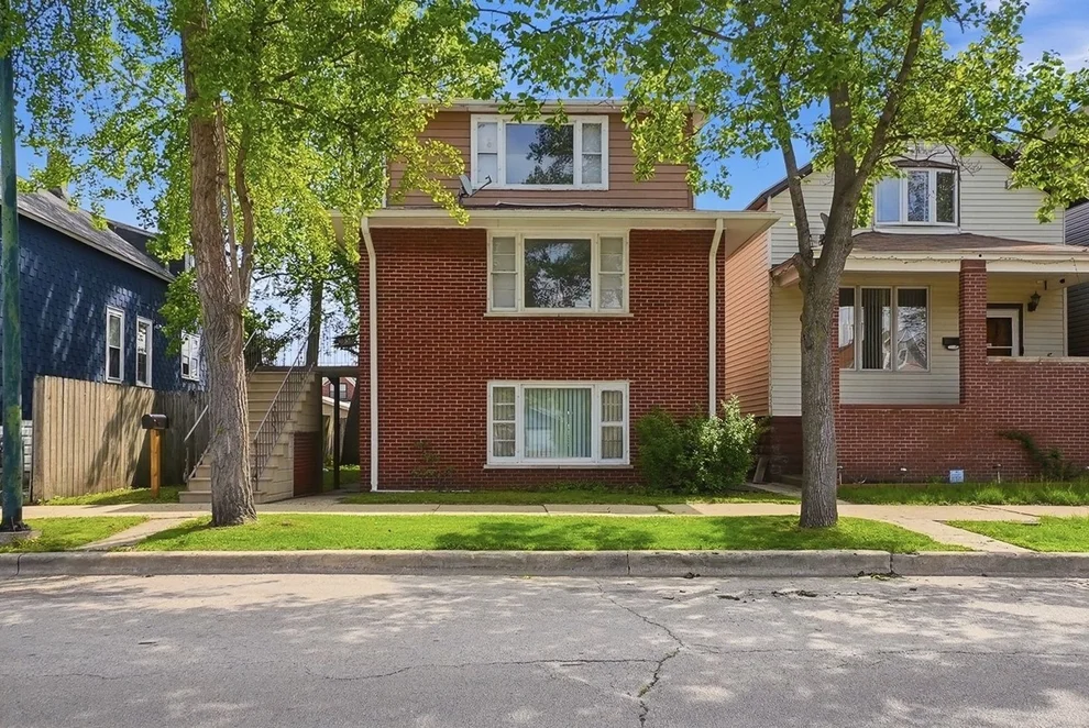 Unit for sale at 10633 S Avenue M, Chicago, IL 60617