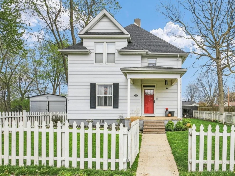 Unit for sale at 719 E Allen Street, Farmer City, IL 61842