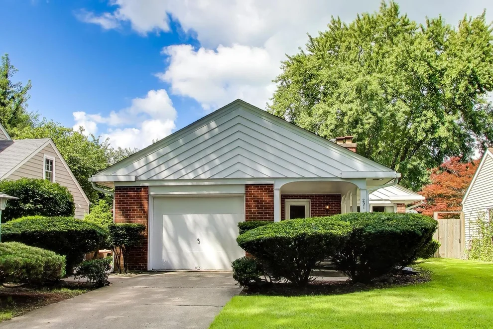 Unit for sale at 221 Ingleside Avenue, Aurora, IL 60506