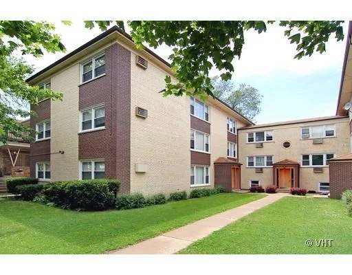 Unit for sale at 7240 N Hamilton Avenue, CHICAGO, IL 60645