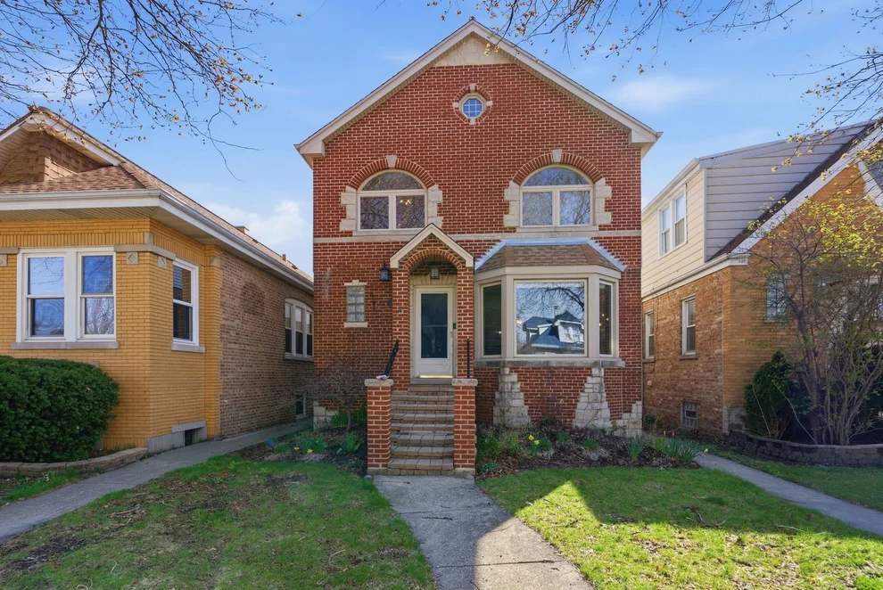Unit for sale at 5325 N Meade Avenue, Chicago, IL 60630