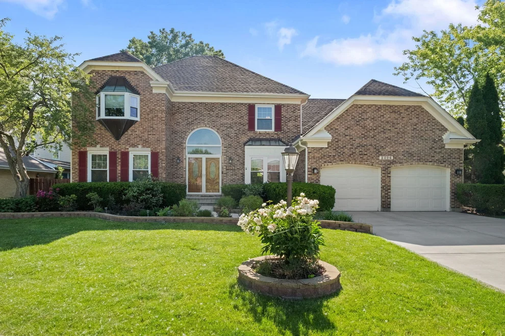 Unit for sale at 2506 Highland Drive, Palatine, IL 60067
