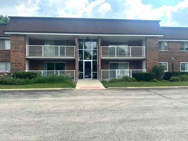 Unit for sale at 1101 Mercury Drive, Schaumburg, IL 60193