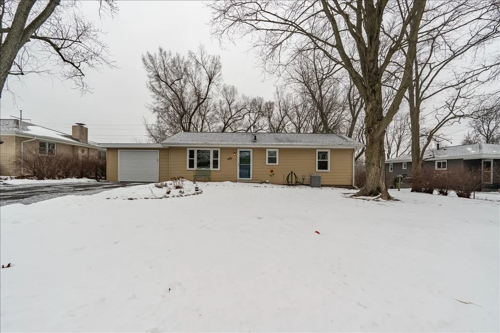 Unit for sale at 202 Tanner Street, Bloomington, IL 61701