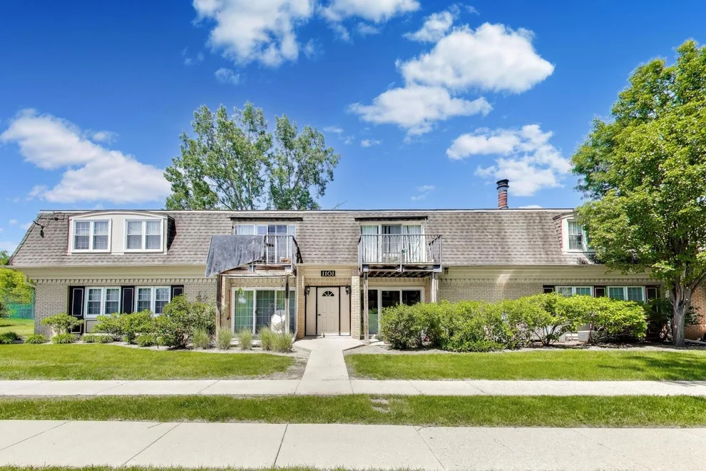 Unit for sale at 1101 Pleasant Run Drive, Wheeling, IL 60090