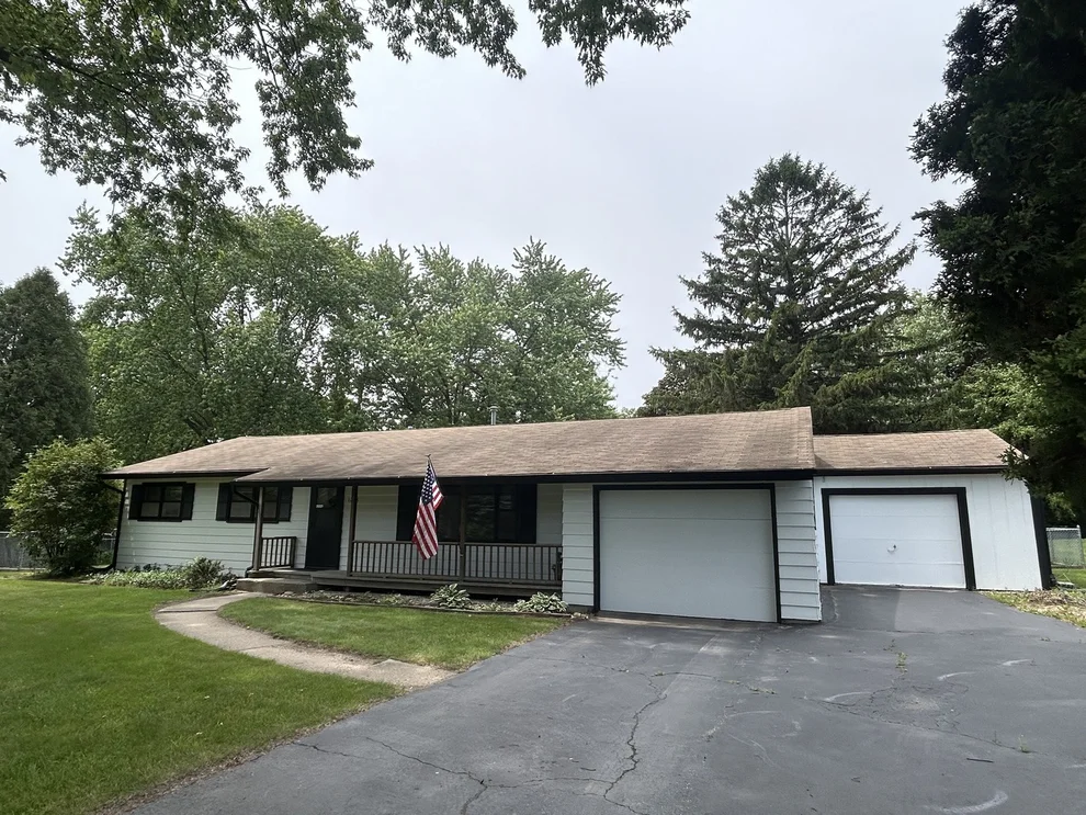 Unit for sale at 1208 Oakdale Drive, Elgin, IL 60123