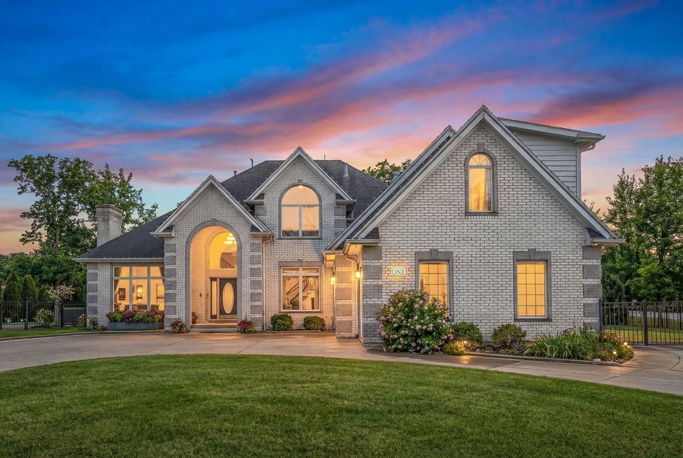 Unit for sale at 1 Bell Oak Lane, Lemont, IL 60439