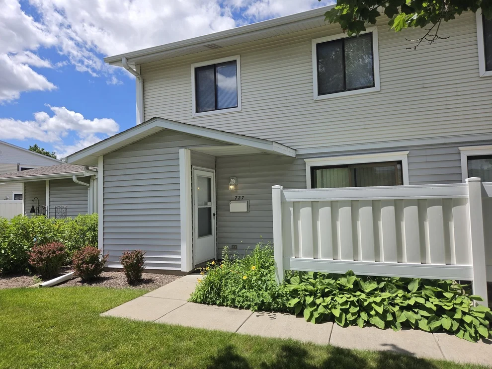 Unit for sale at 727 Whitesail Drive, Schaumburg, IL 60194