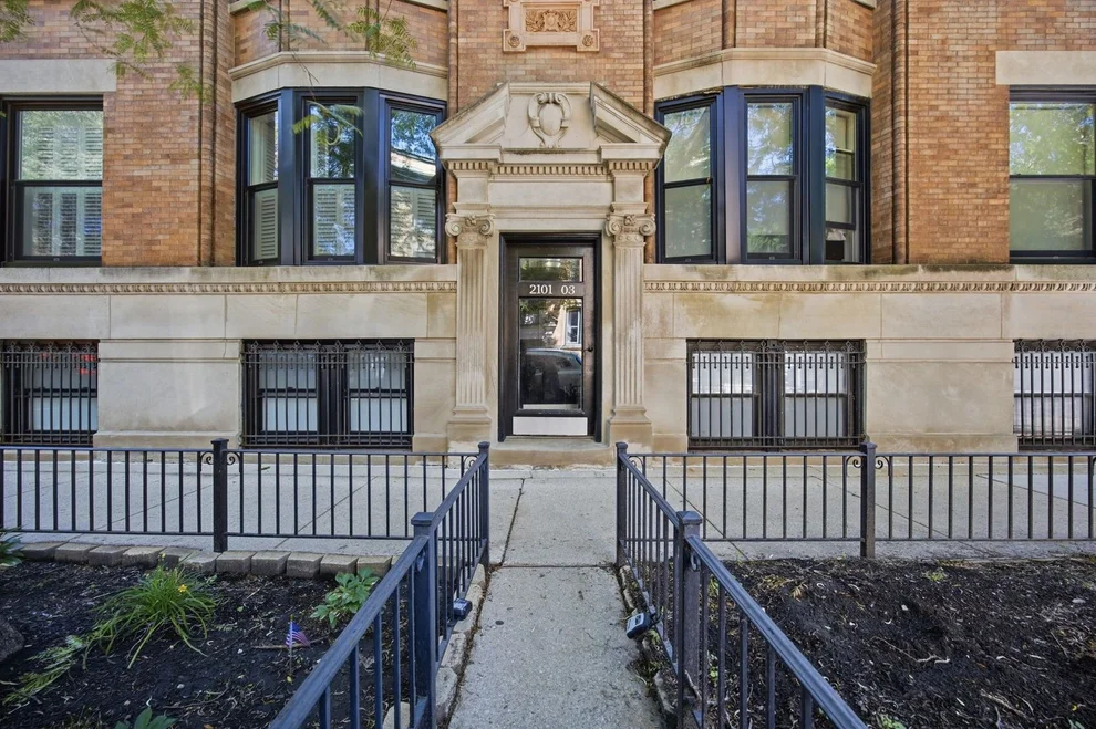 Unit for sale at 2103 N Hudson Avenue, Chicago, IL 60614