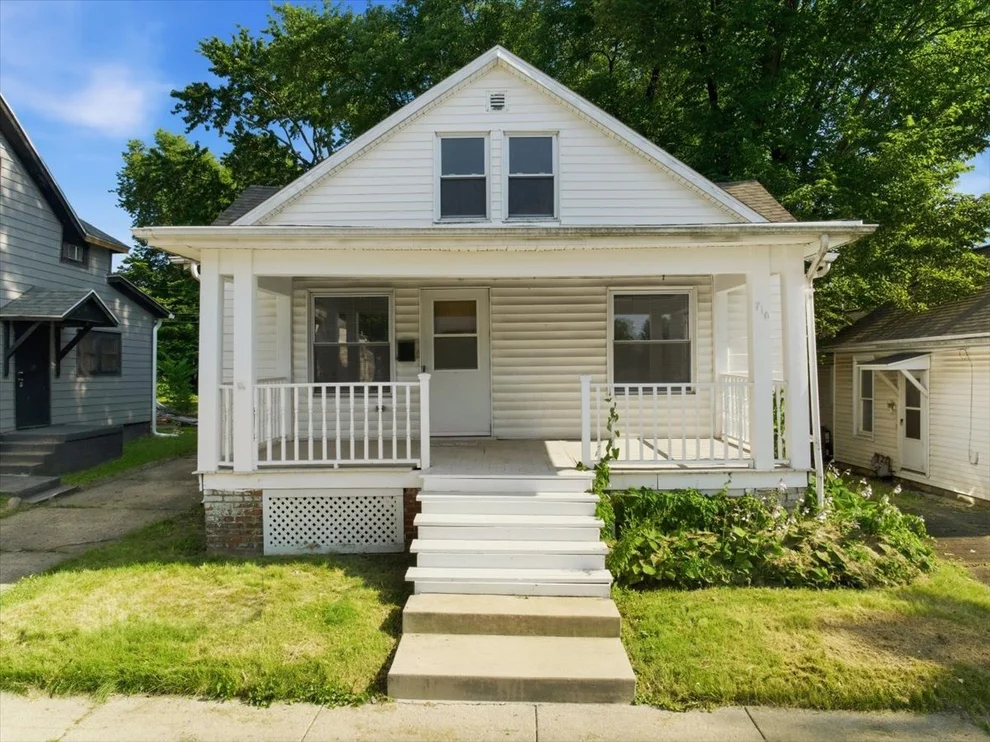 Unit for sale at 710 W Jefferson Street, Bloomington, IL 61701