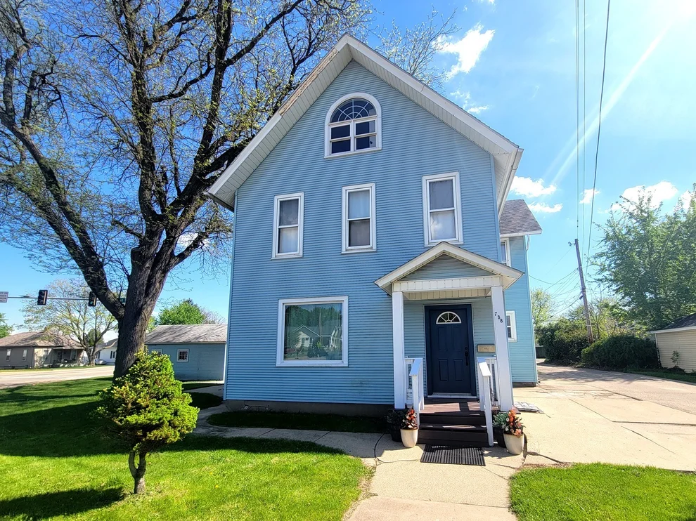 Unit for sale at 738 11th Street, Lasalle, IL 61301