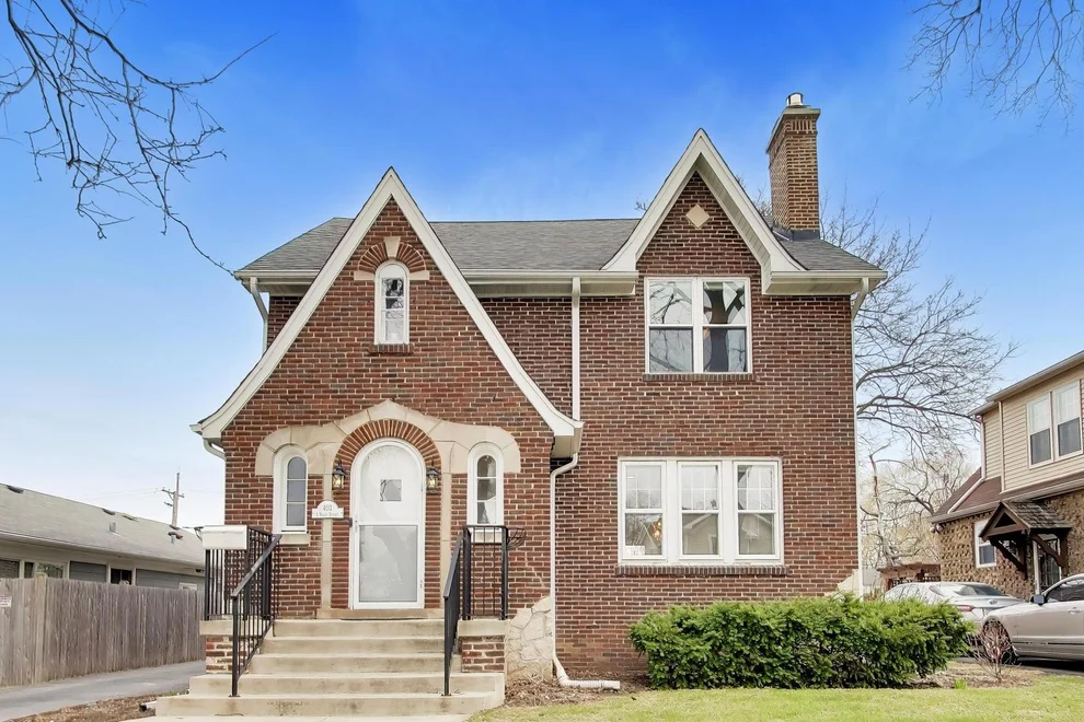 Unit for sale at 403 S Wille Street, Mount Prospect, IL 60056