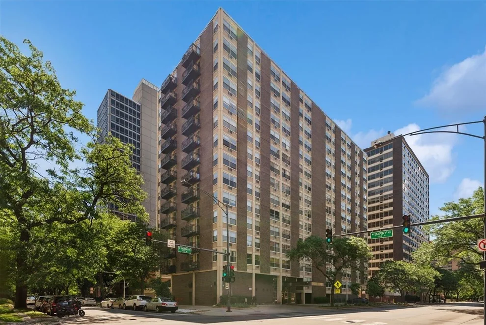 Unit for sale at 3033 N Sheridan Road, Chicago, IL 60657