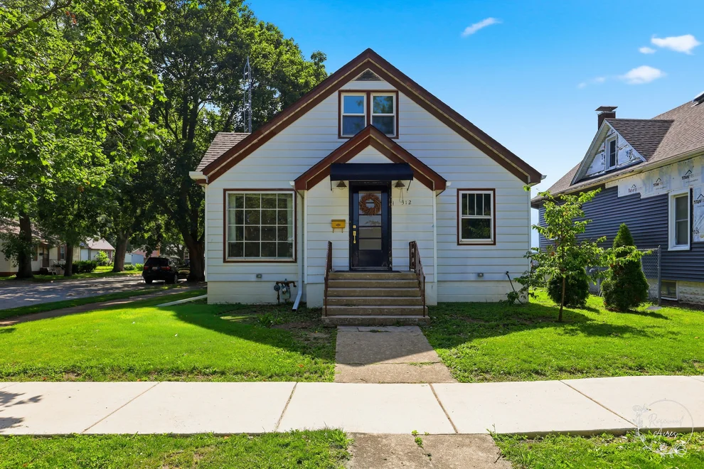 Unit for sale at 312 S Blaine Avenue, Bradley, IL 60915