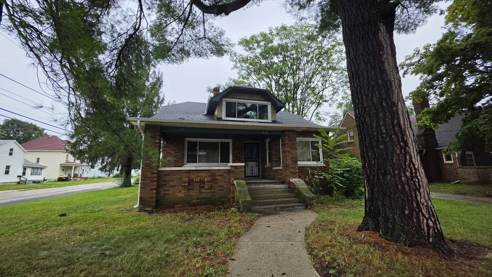 Unit for sale at 1303 S Oak Avenue, Freeport, IL 61032