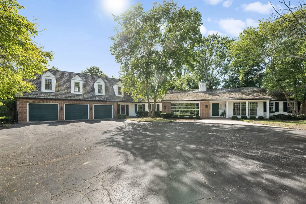 Unit for sale at 250 S Sheridan Road S, Lake Forest, IL 60045