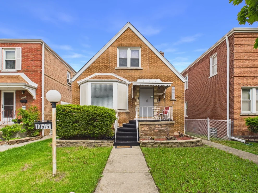 Unit for sale at 10615 S Vernon Avenue, Chicago, IL 60628