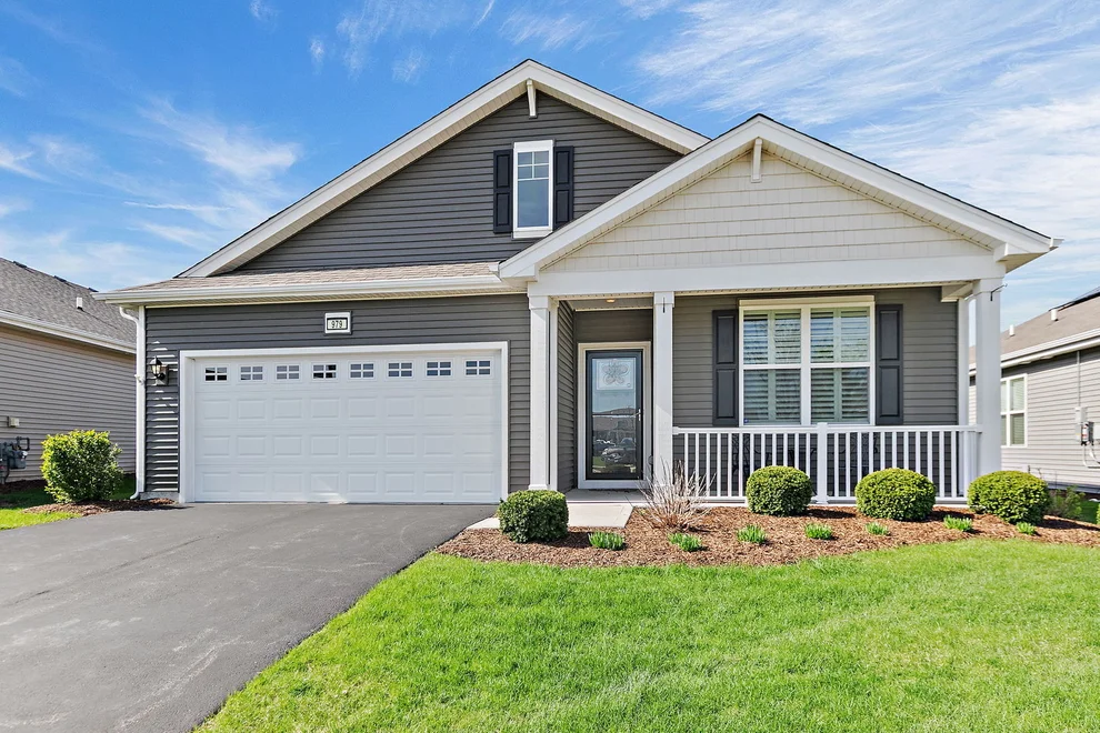 Unit for sale at 979 Crestview Lane, Pingree Grove, IL 60140