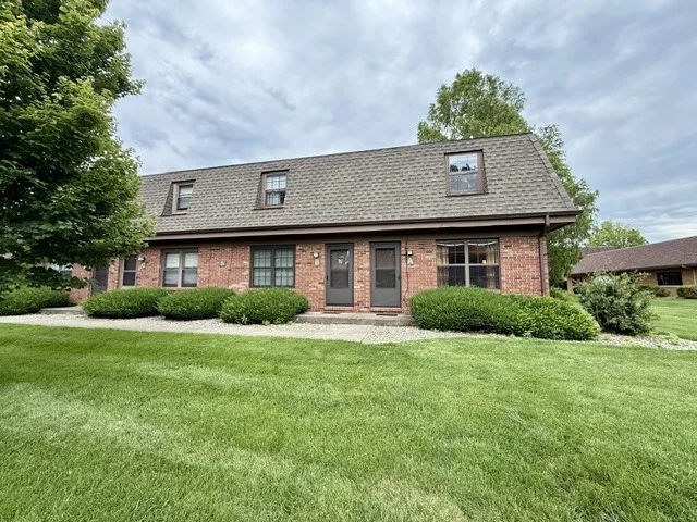 Unit for sale at 5 Evergreen Circle, Savoy, IL 61874
