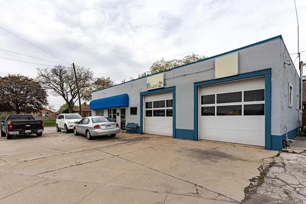Unit for sale at 8418 Joliet Road, McCook, IL 60525