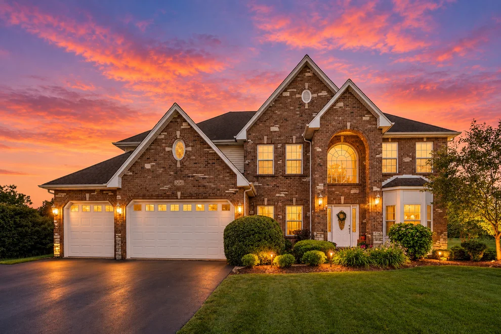 Unit for sale at 506 Simsbury Court, Oswego, IL 60543