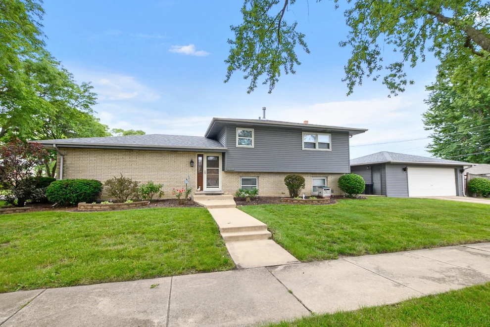 Unit for sale at 3700 W 120th Place, Alsip, IL 60803