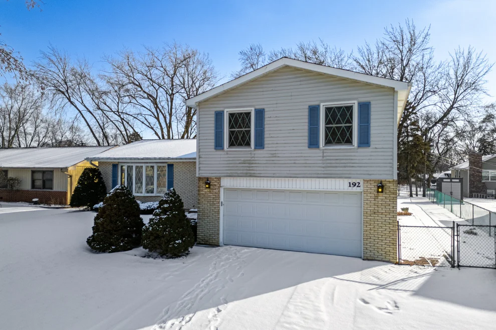 Unit for sale at 192 El Paso Lane, Carol Stream, IL 60188