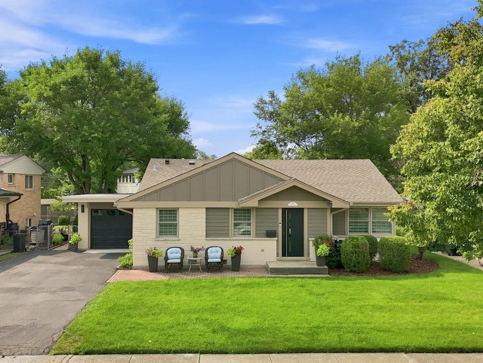Unit for sale at 534 E PARK Avenue, Elmhurst, IL 60126