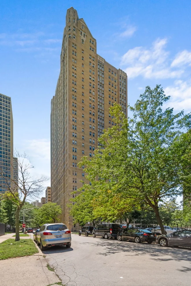 Unit for sale at 5000 S East End Avenue, Chicago, IL 60615
