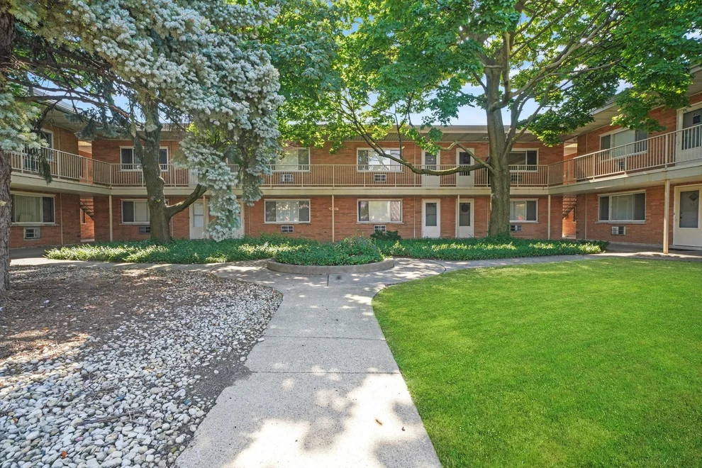 Unit for sale at 4211 W 95th Street, Oak Lawn, IL 60453