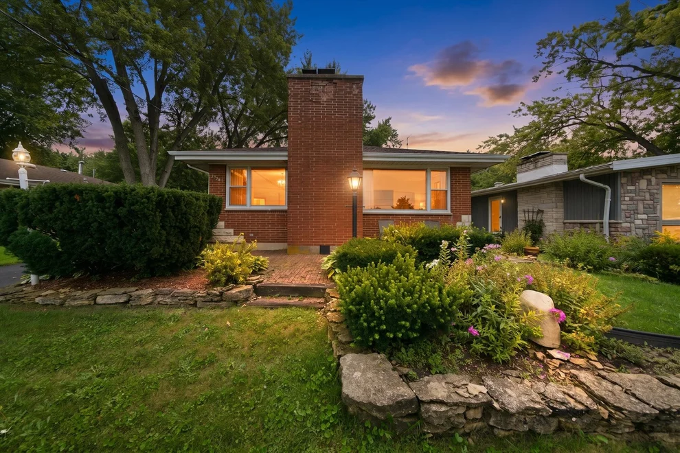 Unit for sale at 39181 N Cedar Crest Drive, Lake Villa, IL 60046