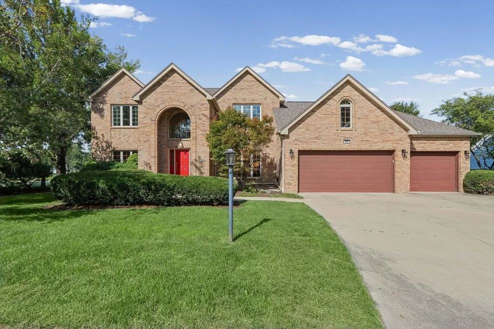 Unit for sale at 606 Lenox Court, Champaign, IL 61822