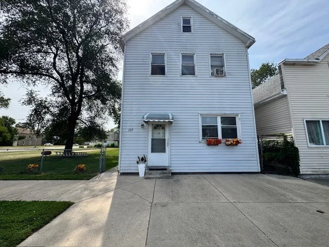 Unit for sale at 207 155th Street, Calumet City, IL 60409