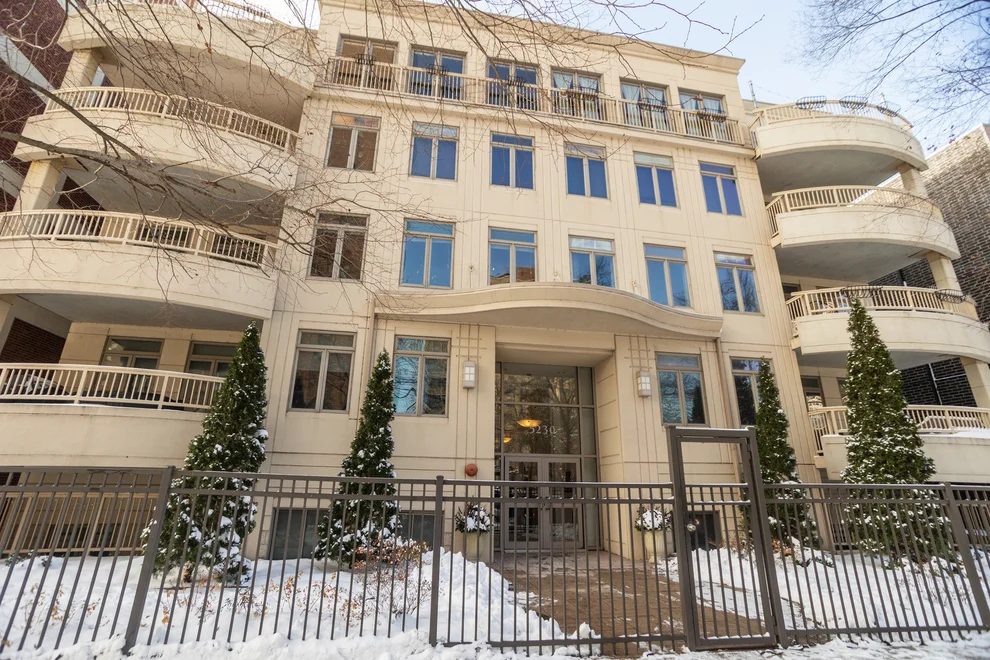 Unit for sale at 5230 N Kenmore Avenue, Chicago, IL 60640