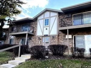 Unit for sale at 16w525 Lake Drive, Willowbrook, IL 60527