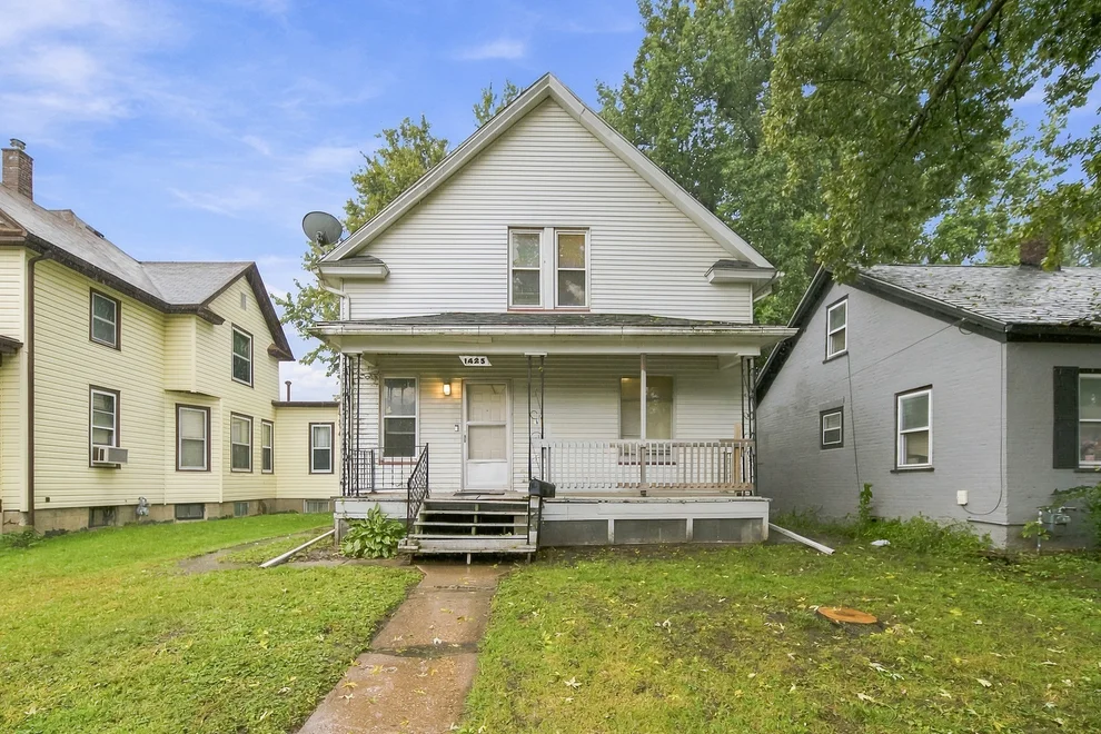 Unit for sale at 1425 W 15th Street, Davenport, IA 52804