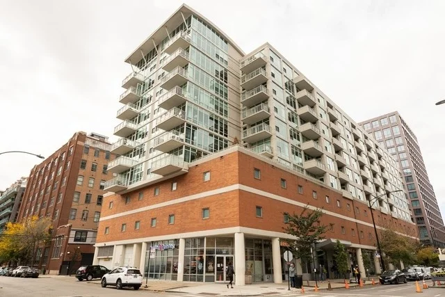 Unit for sale at 909 W Washington Boulevard, Chicago, IL 60607