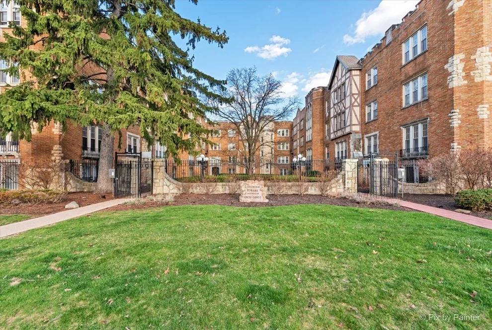 Unit for sale at 10937 S Longwood Drive, Chicago, IL 60643