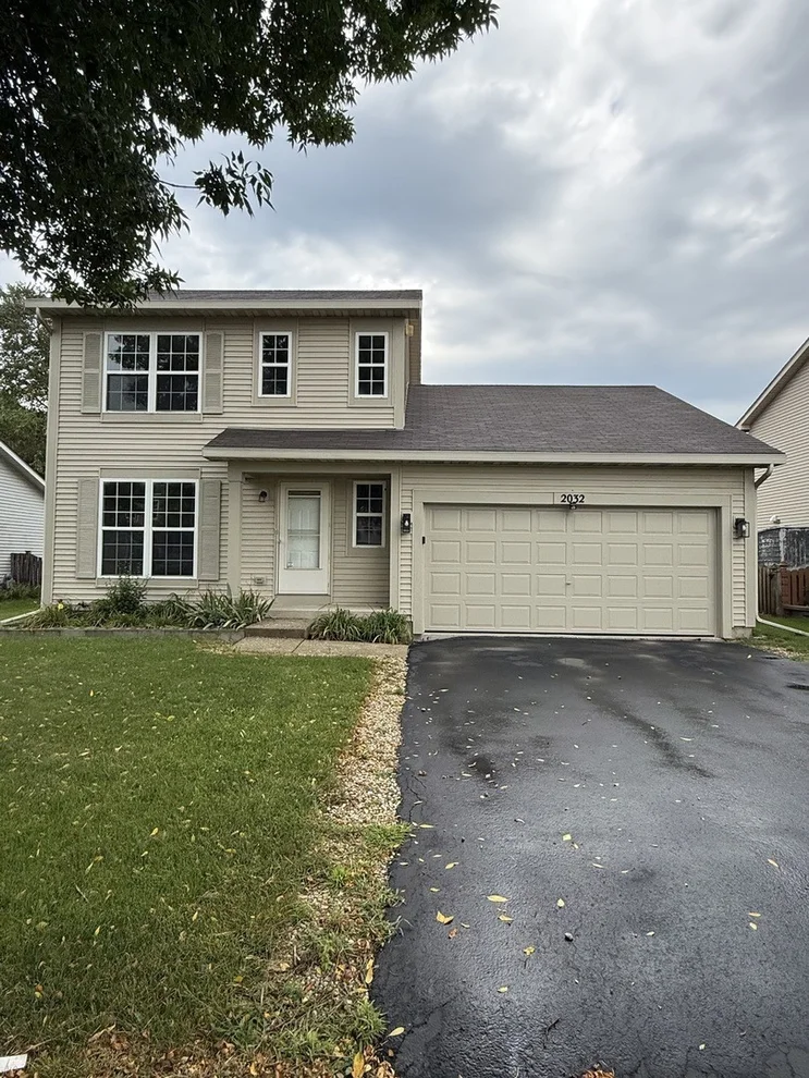 Unit for sale at 2032 Wedgewood Circle, Romeoville, IL 60446