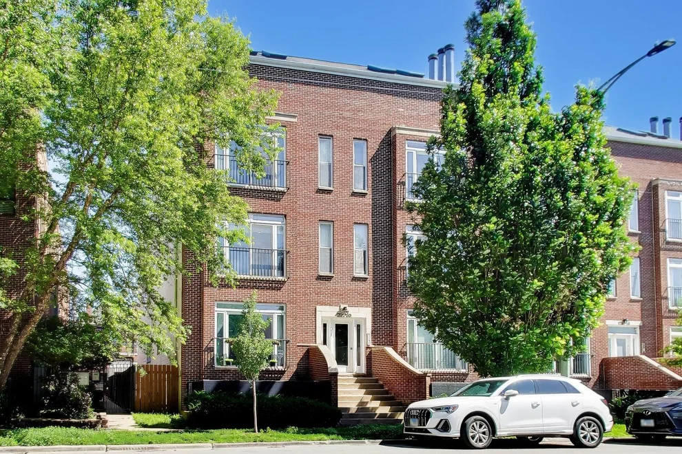 Unit for sale at 1732 W Diversey Parkway, Chicago, IL 60614