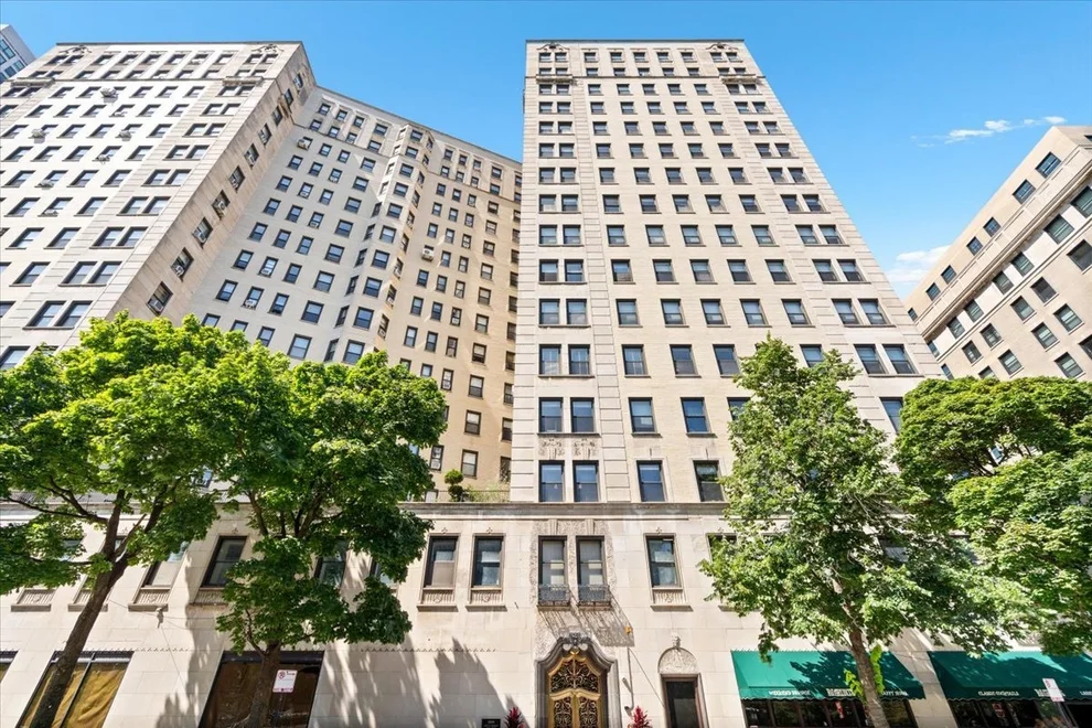 Unit for sale at 2000 N Lincoln Park West, Chicago, IL 60614