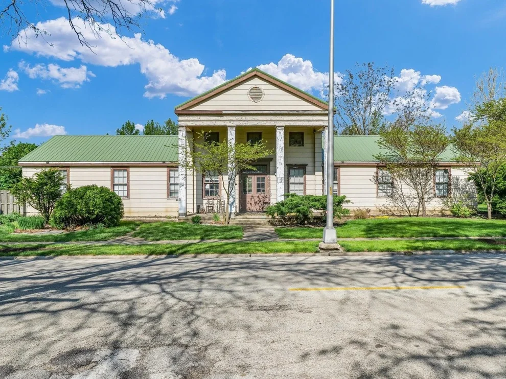 Unit for sale at 810 S CENTURY Boulevard, Rantoul, IL 61866