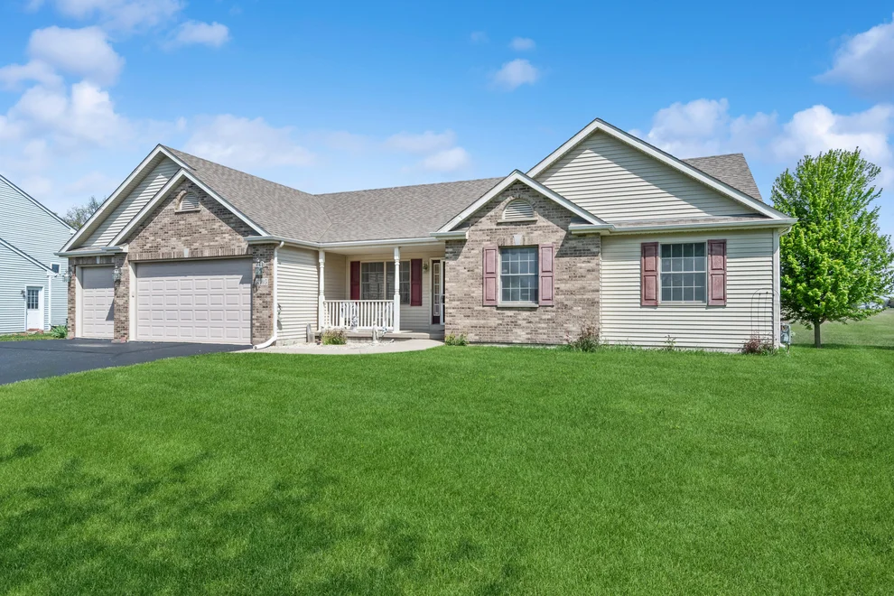 Unit for sale at 1305 W Northwind Drive, Sandwich, IL 60548