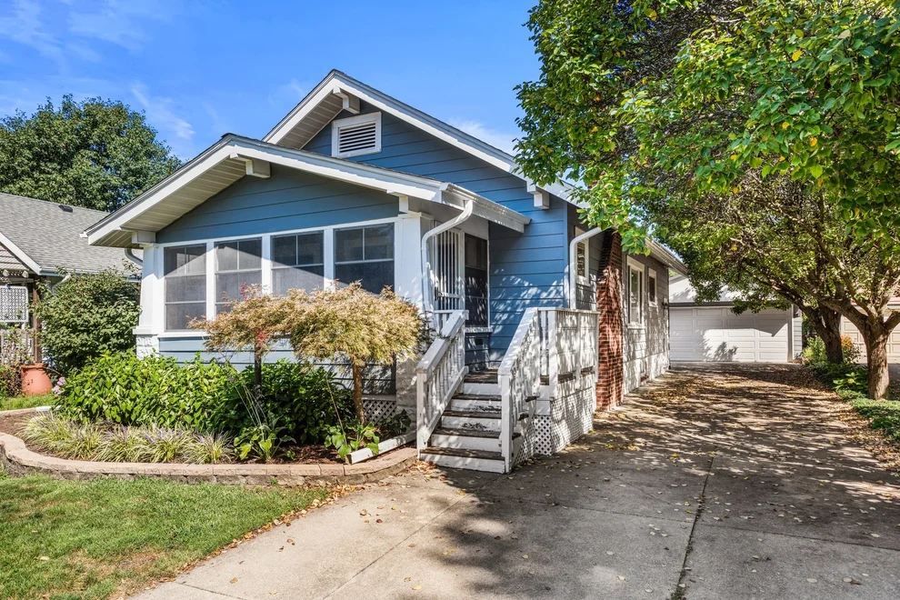 Unit for sale at 922 W Daniel Street, Champaign, IL 61821