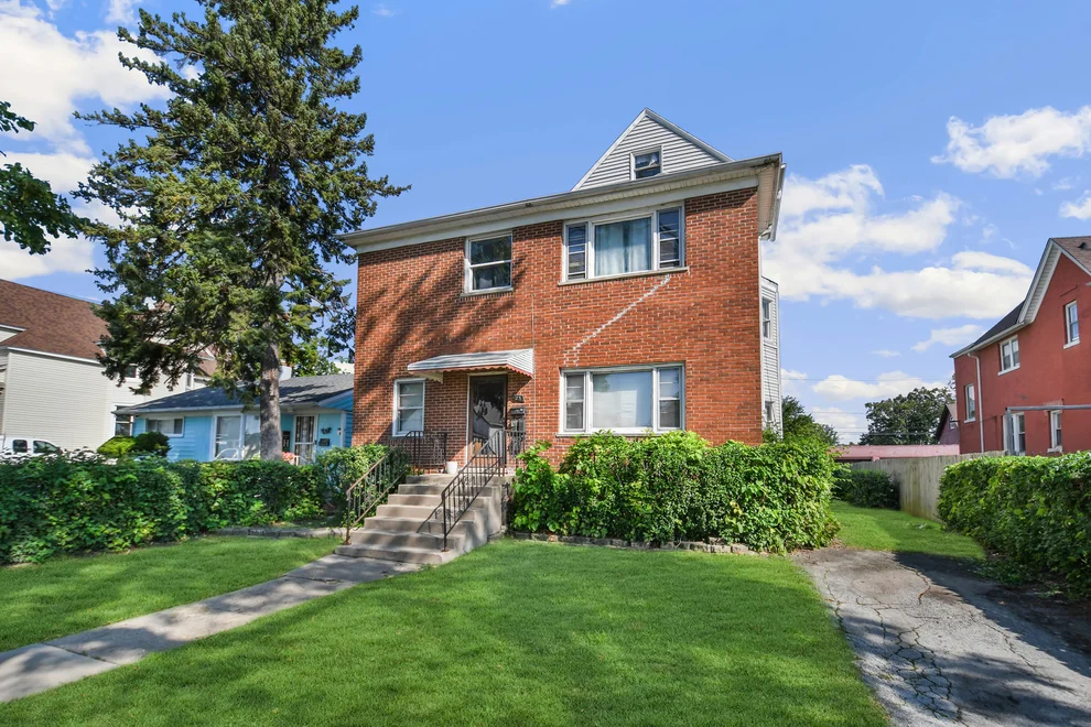 Unit for sale at 25 W 21st Street, Chicago Heights, IL 60411