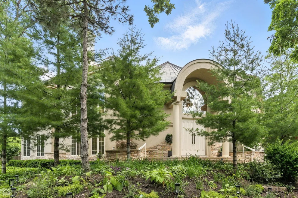Unit for sale at 260 Beech Street, Highland Park, IL 60035