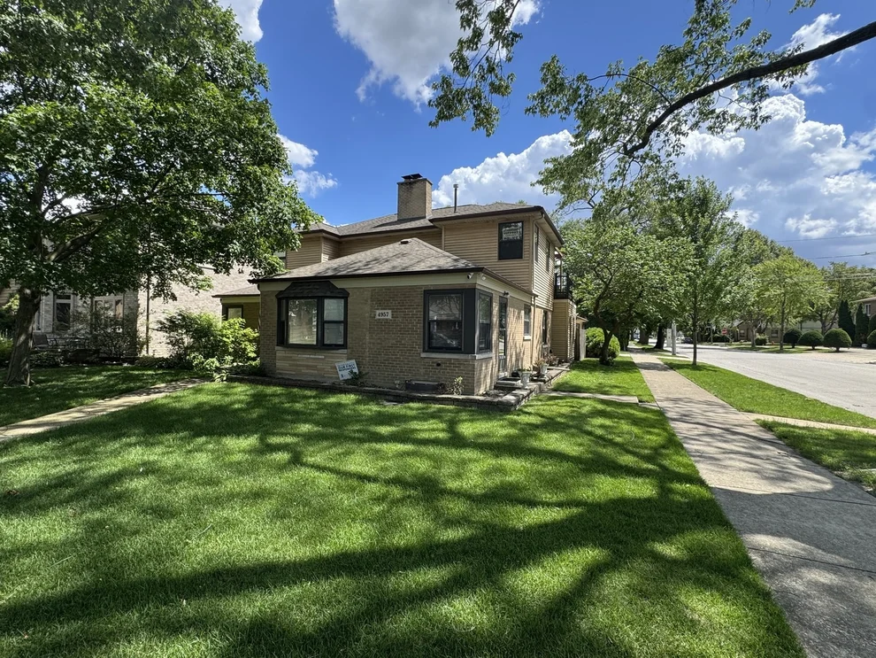 Unit for sale at 4957 Estes Avenue, Skokie, IL 60077